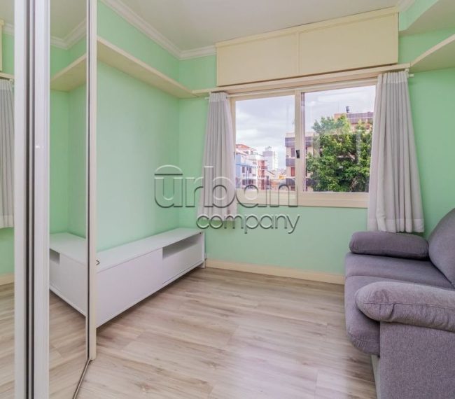 Apartamento com 218m², 4 quartos, 1 suíte, 3 vagas, no bairro Jardim Lindóia em Porto Alegre