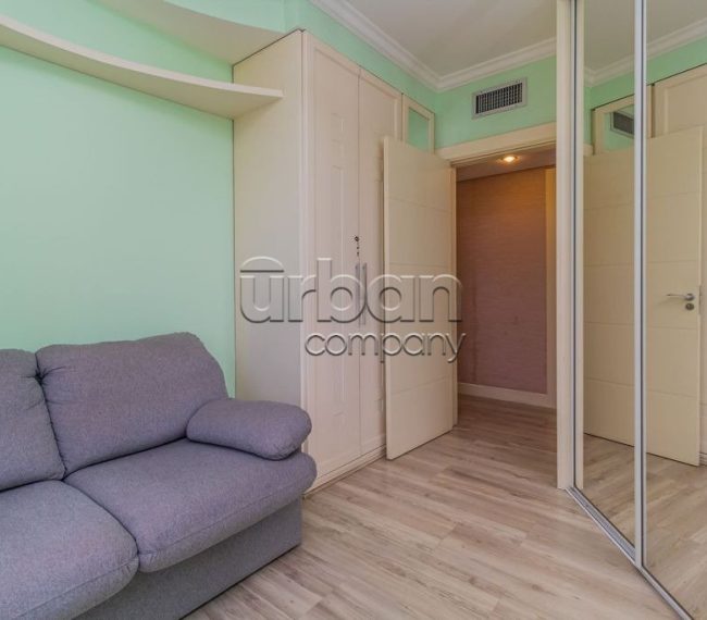 Apartamento com 218m², 4 quartos, 1 suíte, 3 vagas, no bairro Jardim Lindóia em Porto Alegre