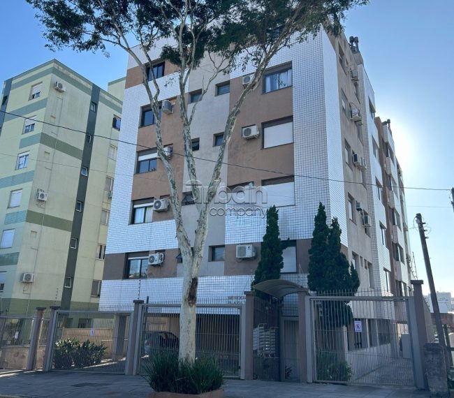 Apartamento com 85m², 3 quartos, 1 suíte, 2 vagas, no bairro Passo da Areia em Porto Alegre