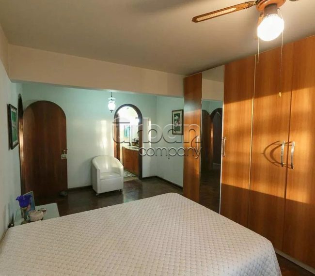 Apartamento com 134m², 3 quartos, 1 suíte, 2 vagas, no bairro Menino Deus em Porto Alegre