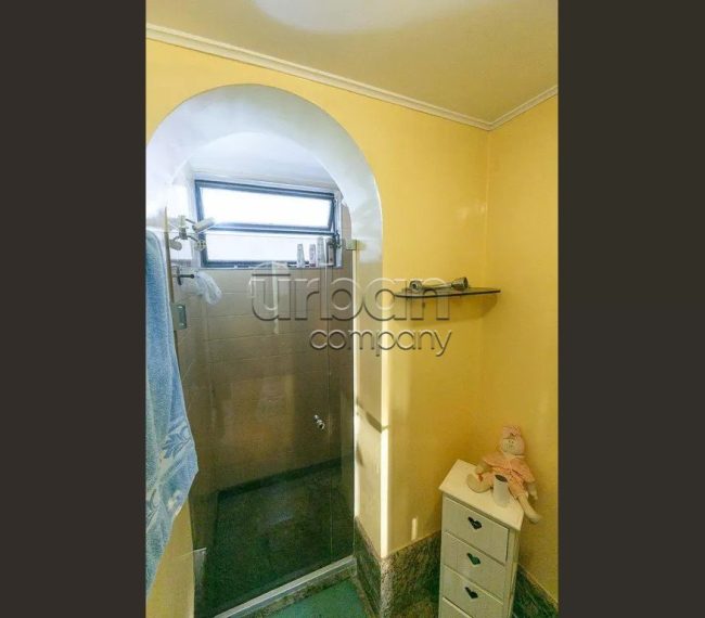 Apartamento com 134m², 3 quartos, 1 suíte, 2 vagas, no bairro Menino Deus em Porto Alegre