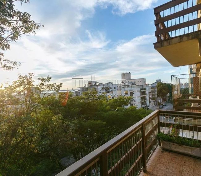 Apartamento com 134m², 3 quartos, 1 suíte, 2 vagas, no bairro Menino Deus em Porto Alegre