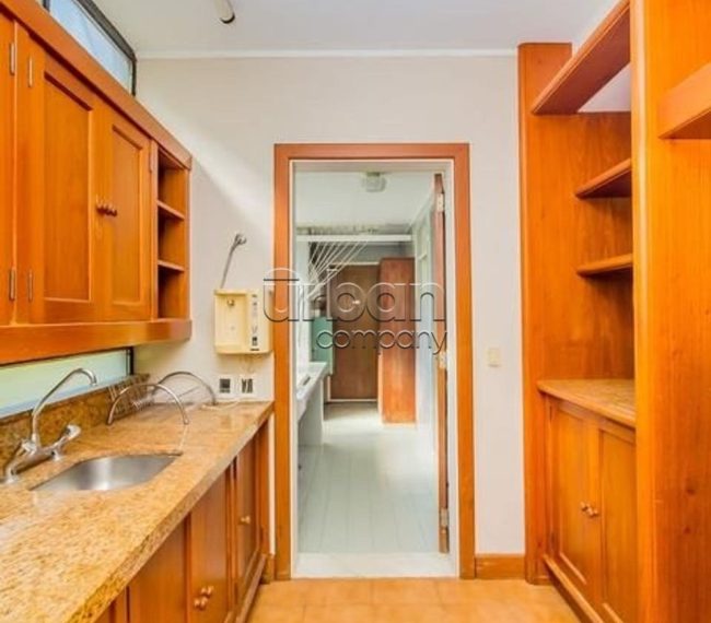 Apartamento com 194m², 3 quartos, 1 suíte, 1 vaga, no bairro Moinhos de Vento em Porto Alegre