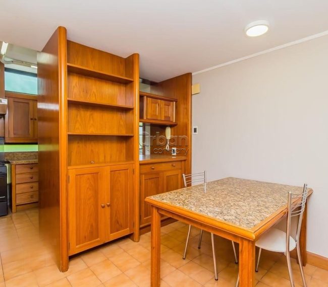 Apartamento com 194m², 3 quartos, 1 suíte, 1 vaga, no bairro Moinhos de Vento em Porto Alegre