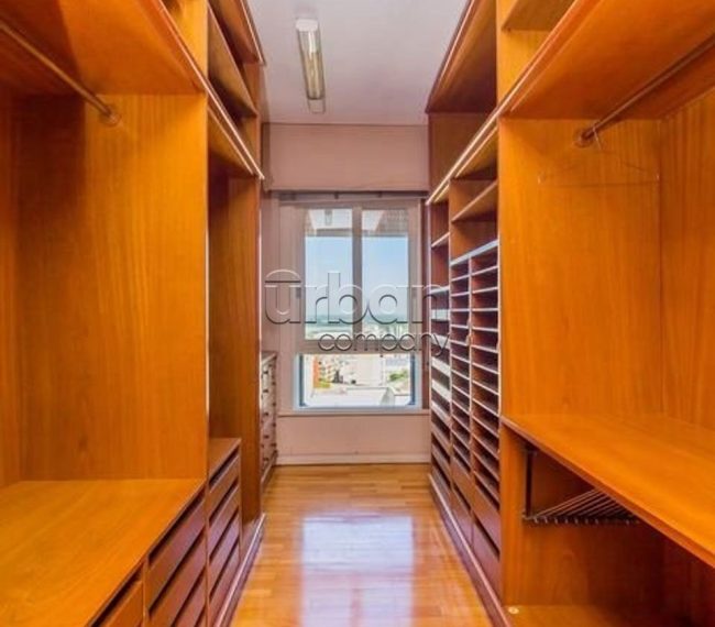 Apartamento com 194m², 3 quartos, 1 suíte, 1 vaga, no bairro Moinhos de Vento em Porto Alegre