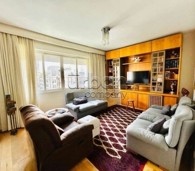 Apartamento com 227m², 4 quartos, 1 suíte, 1 vaga, no bairro Moinhos de Vento em Porto Alegre