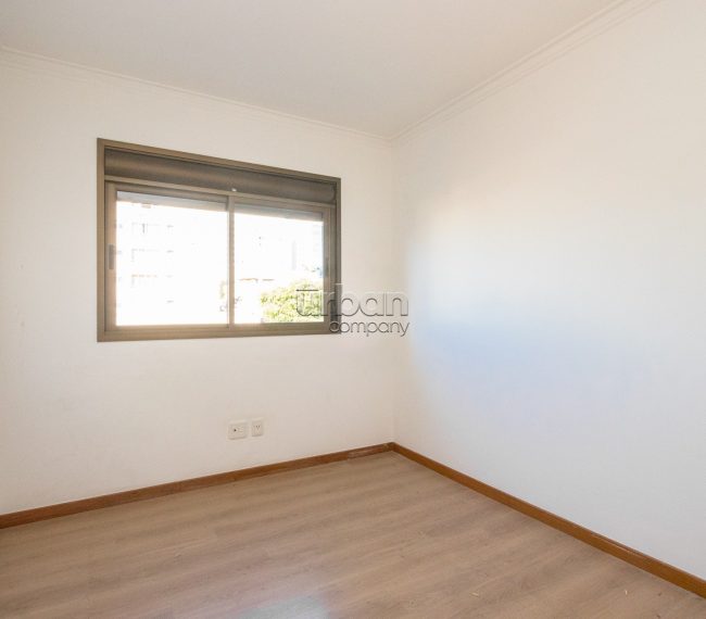 Apartamento com 94m², 2 quartos, 1 suíte, 1 vaga, no bairro Passo da Areia em Porto Alegre