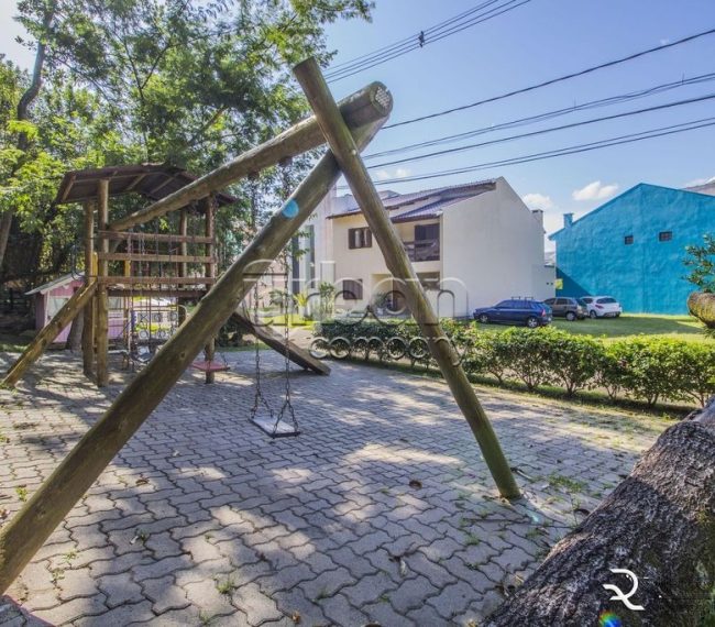 Casa em Condomínio com 140m², 3 quartos, 2 vagas, no bairro Passo Das Pedras em Porto Alegre