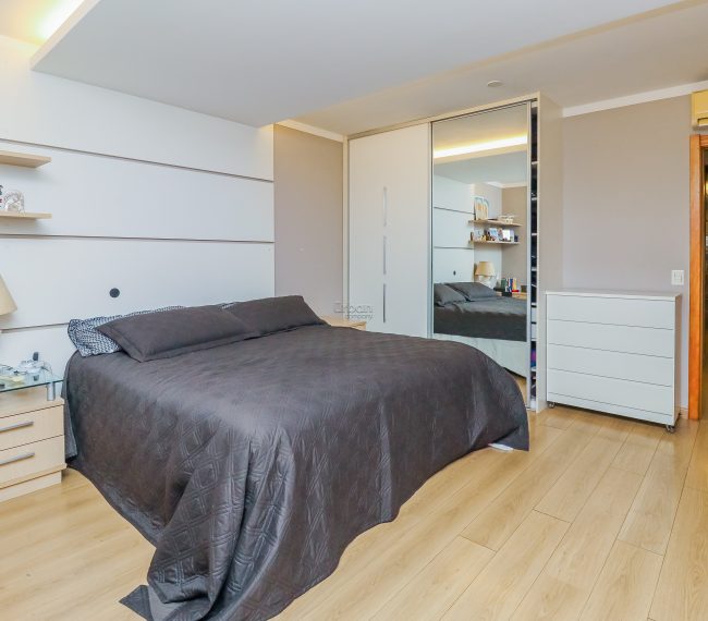 Apartamento com 81m², 2 quartos, 1 suíte, 2 vagas, no bairro Jardim Europa em Porto Alegre