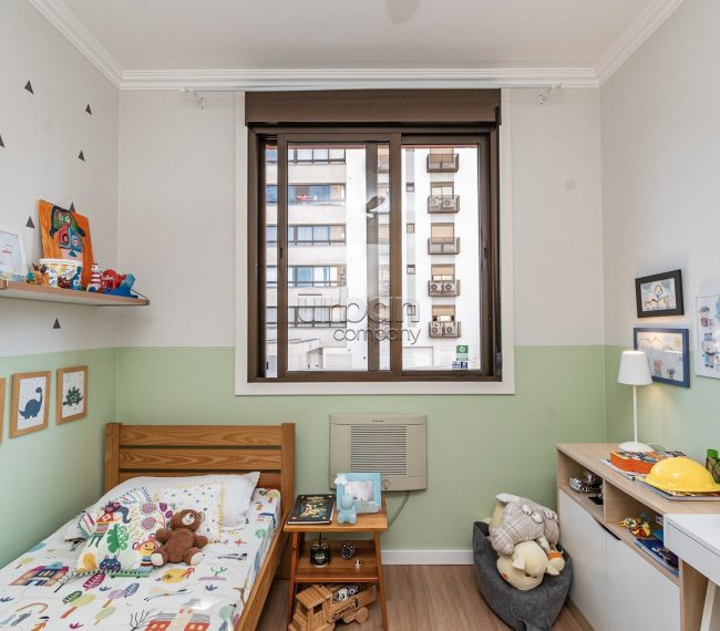 Apartamento com 95m², 3 quartos, 1 suíte, 2 vagas, no bairro Menino Deus em Porto Alegre