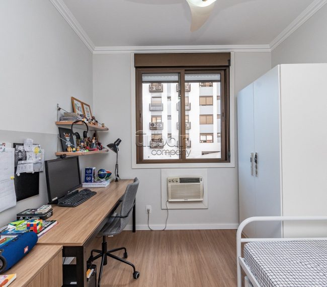 Apartamento com 95m², 3 quartos, 1 suíte, 2 vagas, no bairro Menino Deus em Porto Alegre