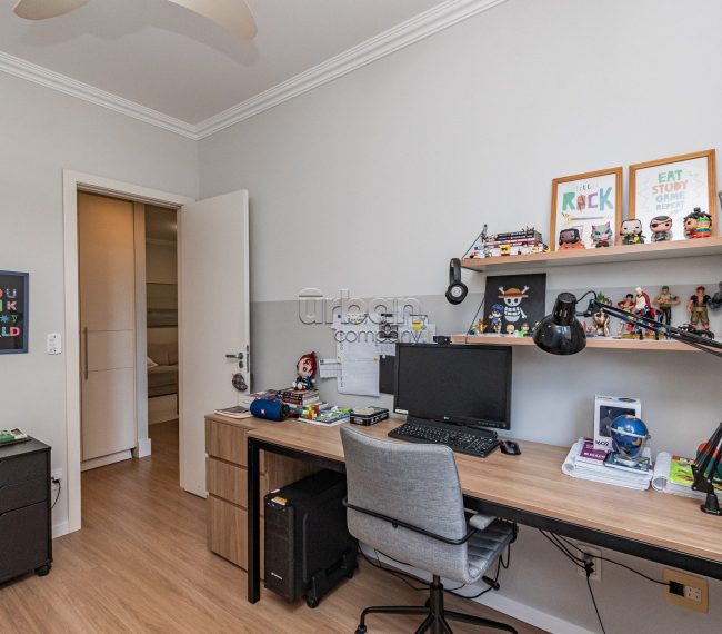 Apartamento com 95m², 3 quartos, 1 suíte, 2 vagas, no bairro Menino Deus em Porto Alegre