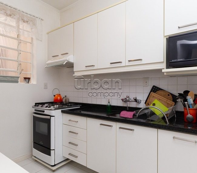 Apartamento com 125m², 4 quartos, 1 suíte, 1 vaga, no bairro Moinhos de Vento em Porto Alegre