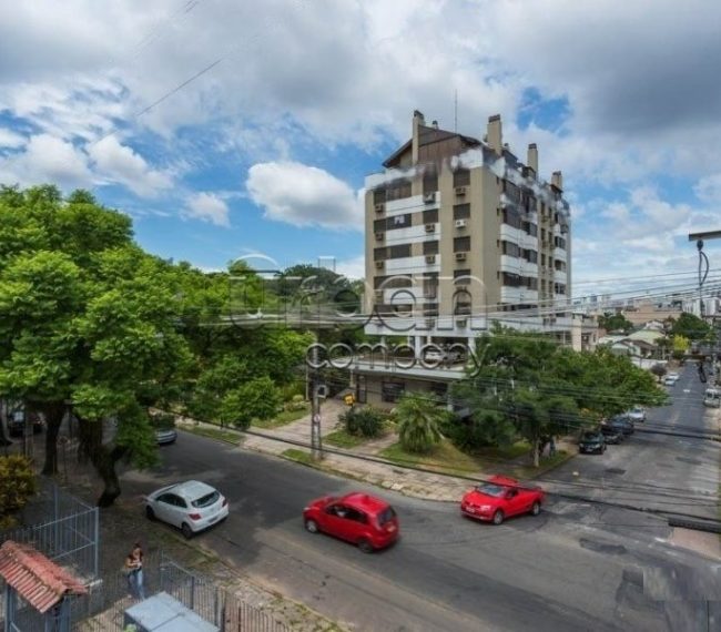 Apartamento com 59m², 3 quartos, 1 vaga, no bairro Passo da Areia em Porto Alegre