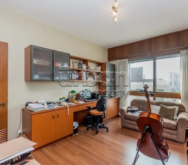 Apartamento com 257m², 3 quartos, 1 suíte, 2 vagas, no bairro Petrópolis em Porto Alegre