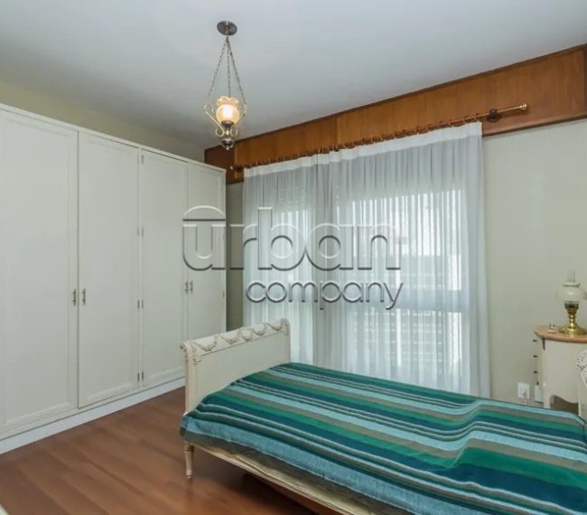 Apartamento com 257m², 3 quartos, 1 suíte, 2 vagas, no bairro Petrópolis em Porto Alegre