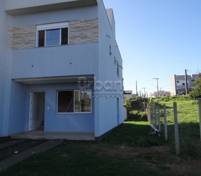 Casa com 110m², 3 quartos, 1 suíte, 2 vagas, no bairro Verdes Campos em Porto Alegre