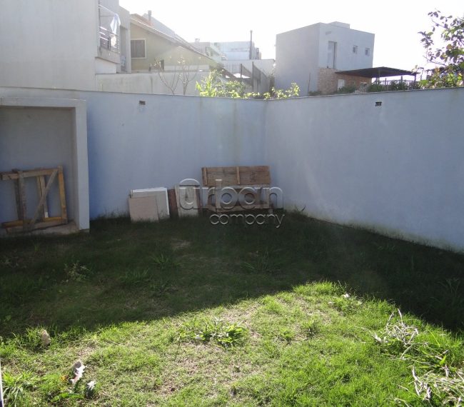 Casa com 110m², 3 quartos, 1 suíte, 2 vagas, no bairro Verdes Campos em Porto Alegre