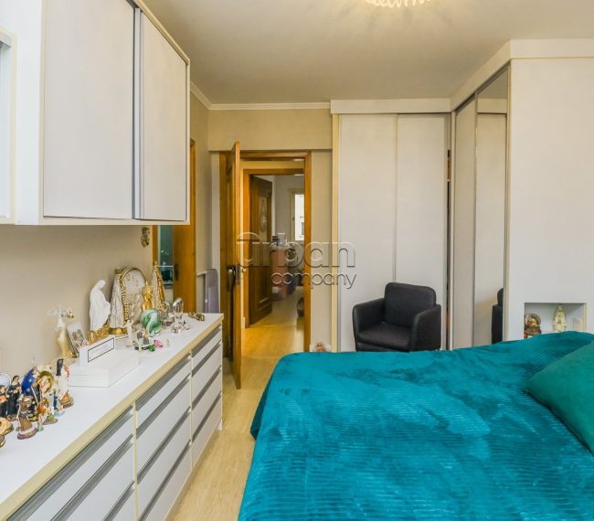 Apartamento com 111m², 3 quartos, 1 suíte, 2 vagas, no bairro Petrópolis em Porto Alegre