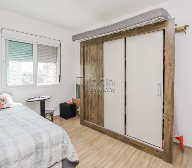 Apartamento com 106m², 3 quartos, 1 suíte, 2 vagas, no bairro Passo da Areia em Porto Alegre