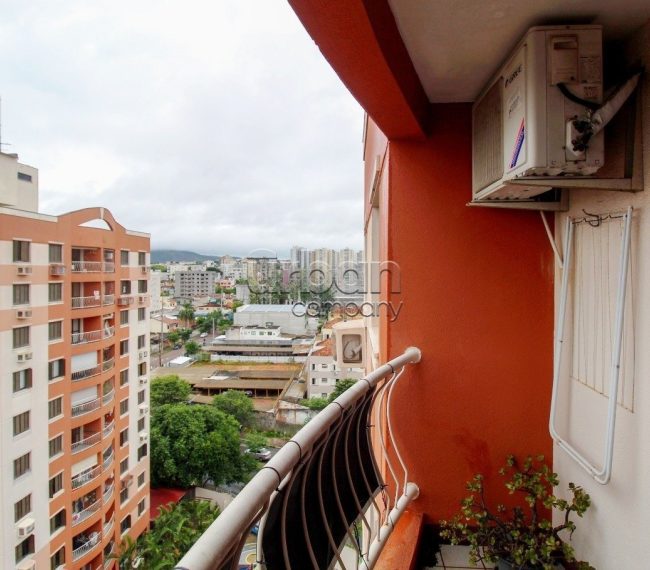 Apartamento com 71m², 3 quartos, 1 suíte, 2 vagas, no bairro Cristo Redentor em Porto Alegre