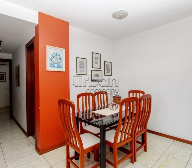 Apartamento com 71m², 3 quartos, 1 suíte, 2 vagas, no bairro Cristo Redentor em Porto Alegre