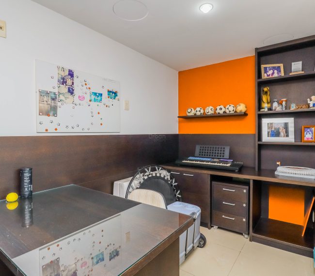 Apartamento com 261m², 4 quartos, 4 suítes, 4 vagas, no bairro Três Figueiras em Porto Alegre