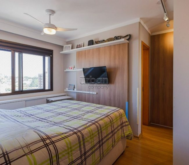 Apartamento com 65m², 2 quartos, 1 suíte, 1 vaga, no bairro Passo da Areia em Porto Alegre