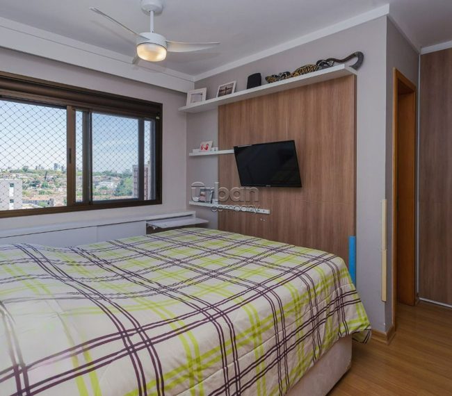 Apartamento com 65m², 2 quartos, 1 suíte, 1 vaga, no bairro Passo da Areia em Porto Alegre