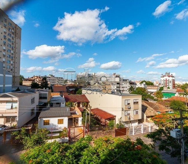 Apartamento com 73m², 2 quartos, 1 suíte, 2 vagas, no bairro Passo da Areia em Porto Alegre