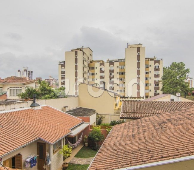 Apartamento com 120m², 3 quartos, 1 suíte, 1 vaga, no bairro Menino Deus em Porto Alegre