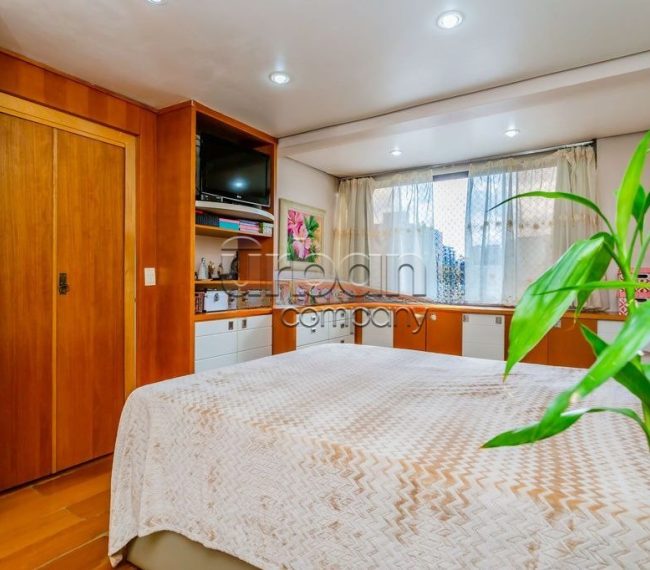 Apartamento Duplex com 84m², 2 quartos, 1 vaga, no bairro Passo da Areia em Porto Alegre