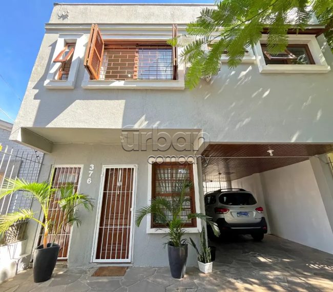 Casa com 180m², 4 quartos, 4 suítes, 3 vagas, no bairro Partenon em Porto Alegre