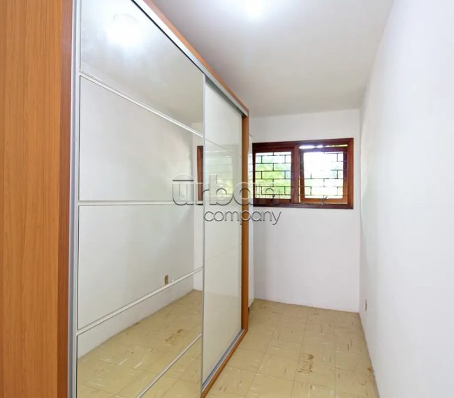 Casa com 180m², 4 quartos, 4 suítes, 3 vagas, no bairro Partenon em Porto Alegre