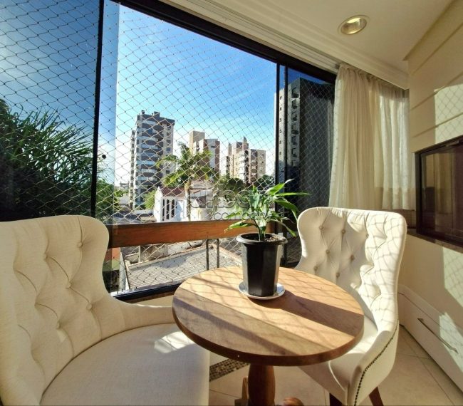 Apartamento com 90m², 3 quartos, 1 suíte, 1 vaga, no bairro Petrópolis em Porto Alegre