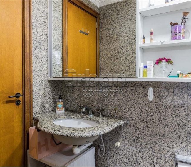 Apartamento Garden com 258m², 3 quartos, 2 suítes, 2 vagas, no bairro Auxiliadora em Porto Alegre