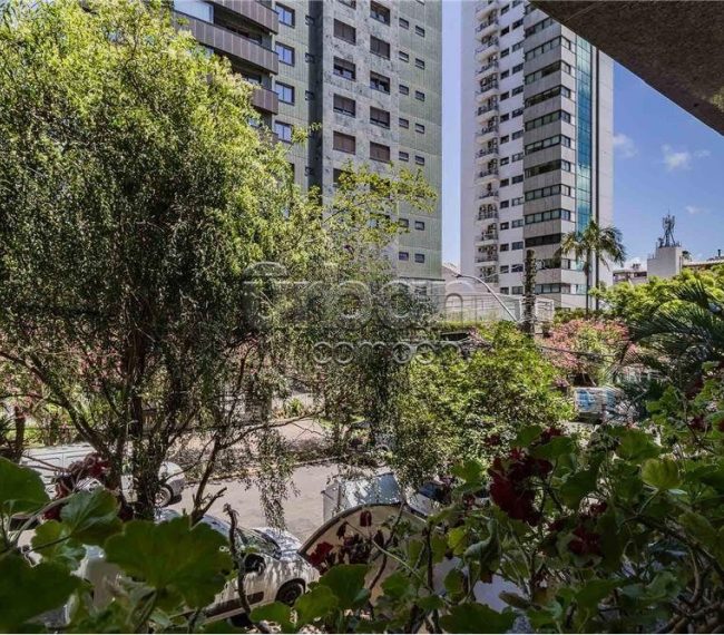 Apartamento Garden com 258m², 3 quartos, 2 suítes, 2 vagas, no bairro Auxiliadora em Porto Alegre