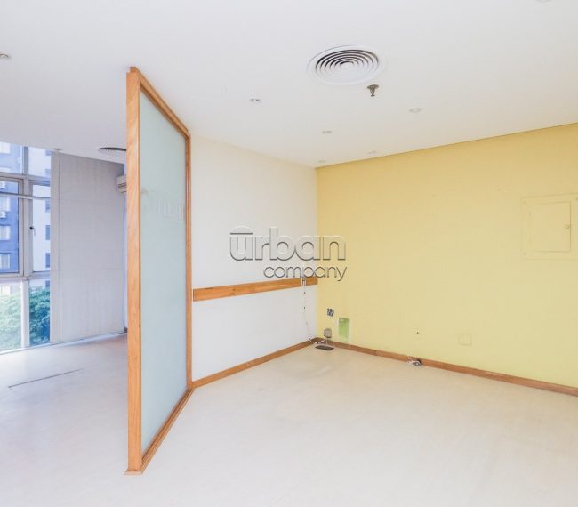 Sala com 82m², 2 vagas, no bairro Moinhos de Vento em Porto Alegre