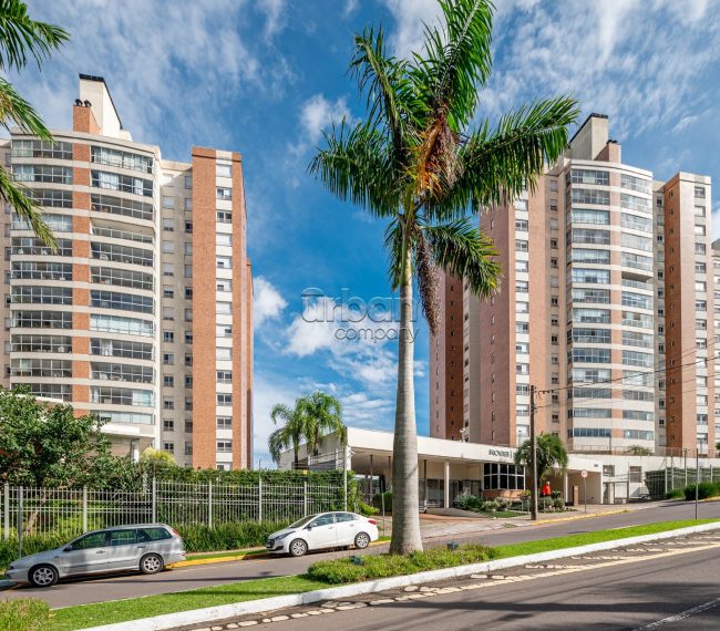 Apartamento com 200m², 3 quartos, 3 suítes, 3 vagas, no bairro Central Parque em Porto Alegre