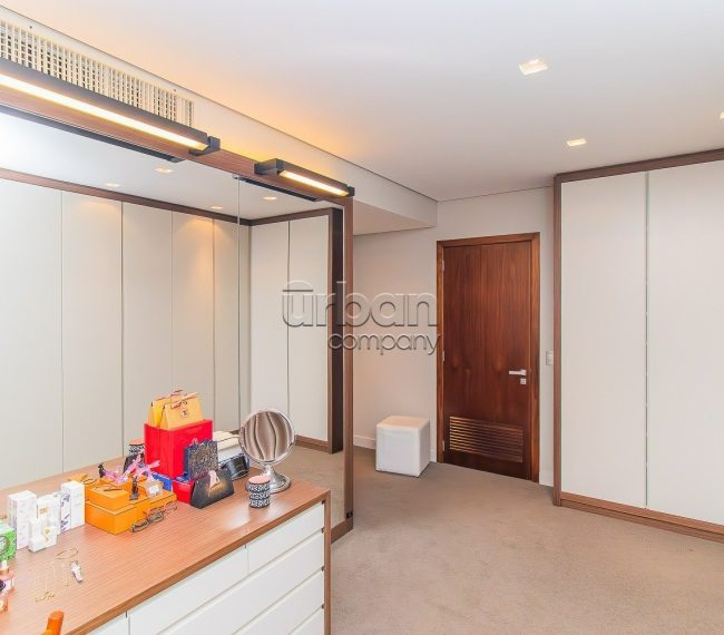 Apartamento com 322m², 3 quartos, 3 suítes, 4 vagas, no bairro Moinhos de Vento em Porto Alegre