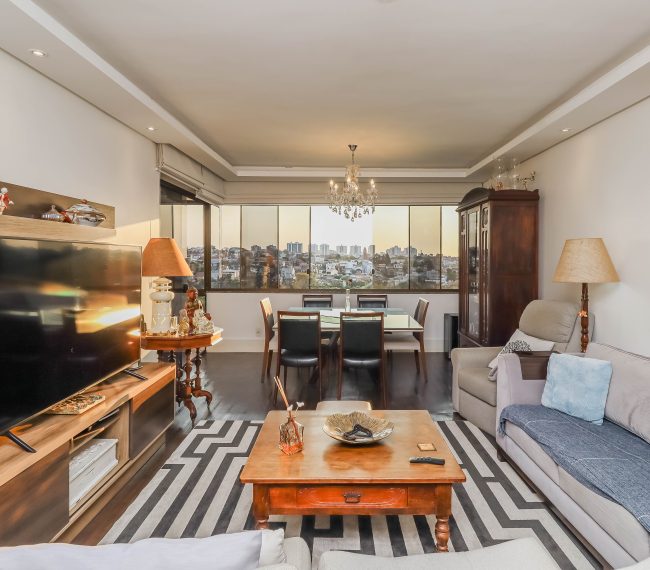 Apartamento com 96m², 3 quartos, 1 suíte, 2 vagas, no bairro Jardim Planalto em Porto Alegre