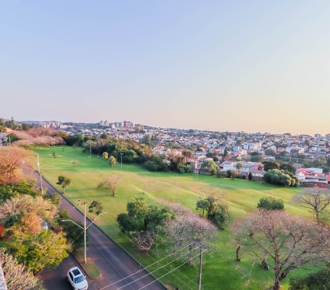 Apartamento com 96m², 3 quartos, 1 suíte, 2 vagas, no bairro Jardim Planalto em Porto Alegre