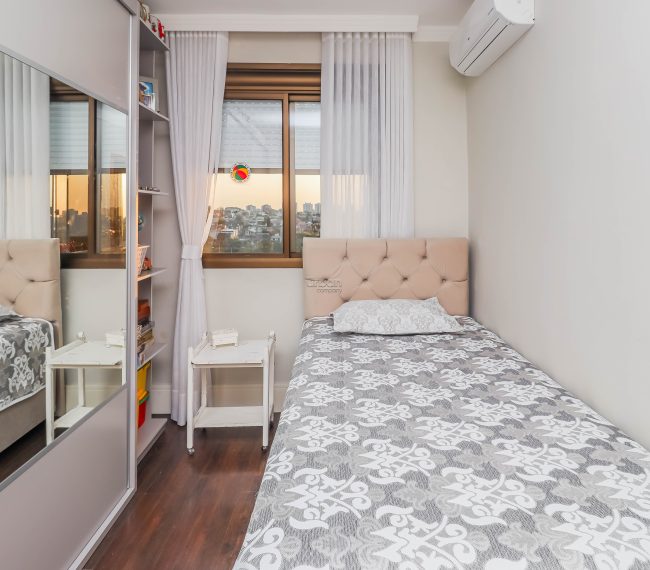 Apartamento com 96m², 3 quartos, 1 suíte, 2 vagas, no bairro Jardim Planalto em Porto Alegre