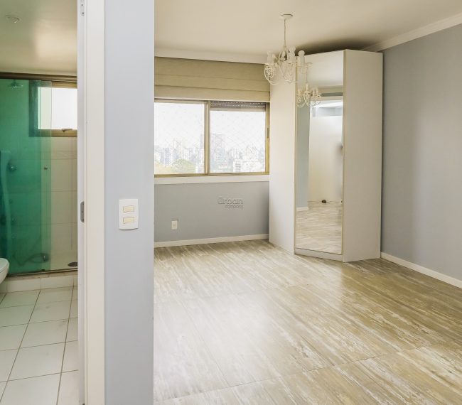 Apartamento com 120m², 3 quartos, 1 suíte, 2 vagas, no bairro Higienópolis em Porto Alegre