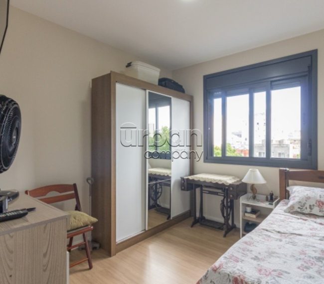 Apartamento com 81m², 3 quartos, 1 suíte, 2 vagas, no bairro Santana em Porto Alegre