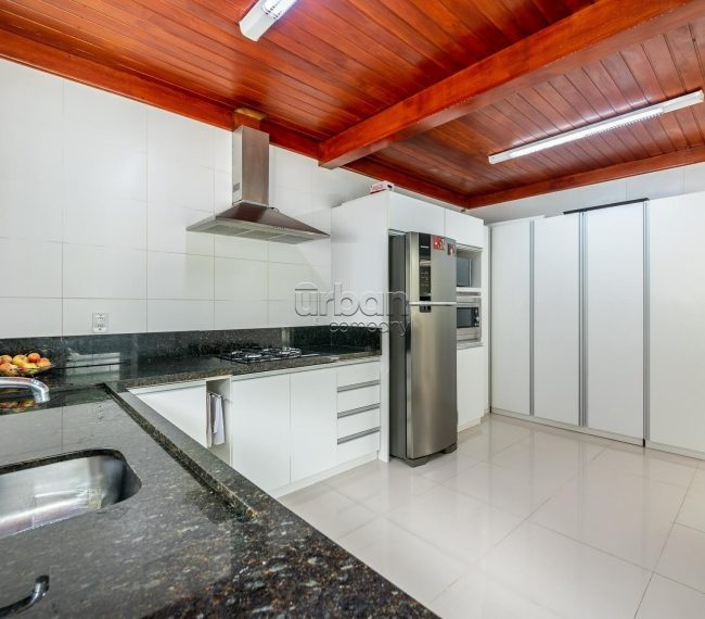 Casa com 305m², 3 quartos, 2 suítes, 4 vagas, no bairro Três Figueiras em Porto Alegre