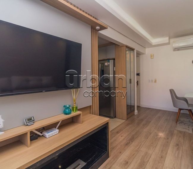 Apartamento com 79m², 3 quartos, 1 suíte, 2 vagas, no bairro Jardim Itu-Sabará em Porto Alegre