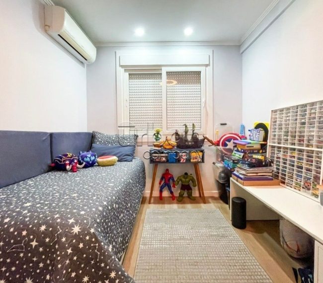 Apartamento com 86m², 3 quartos, 1 suíte, 2 vagas, no bairro Jardim Botânico em Porto Alegre