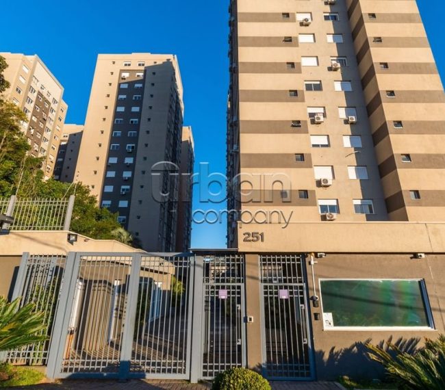 Apartamento com 75m², 3 quartos, 1 suíte, 1 vaga, no bairro Central Parque em Porto Alegre