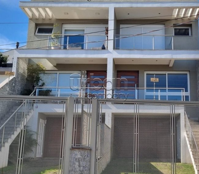 Casa com 281m², 3 quartos, 3 suítes, 4 vagas, no bairro Chácara da Pedras em Porto alegre